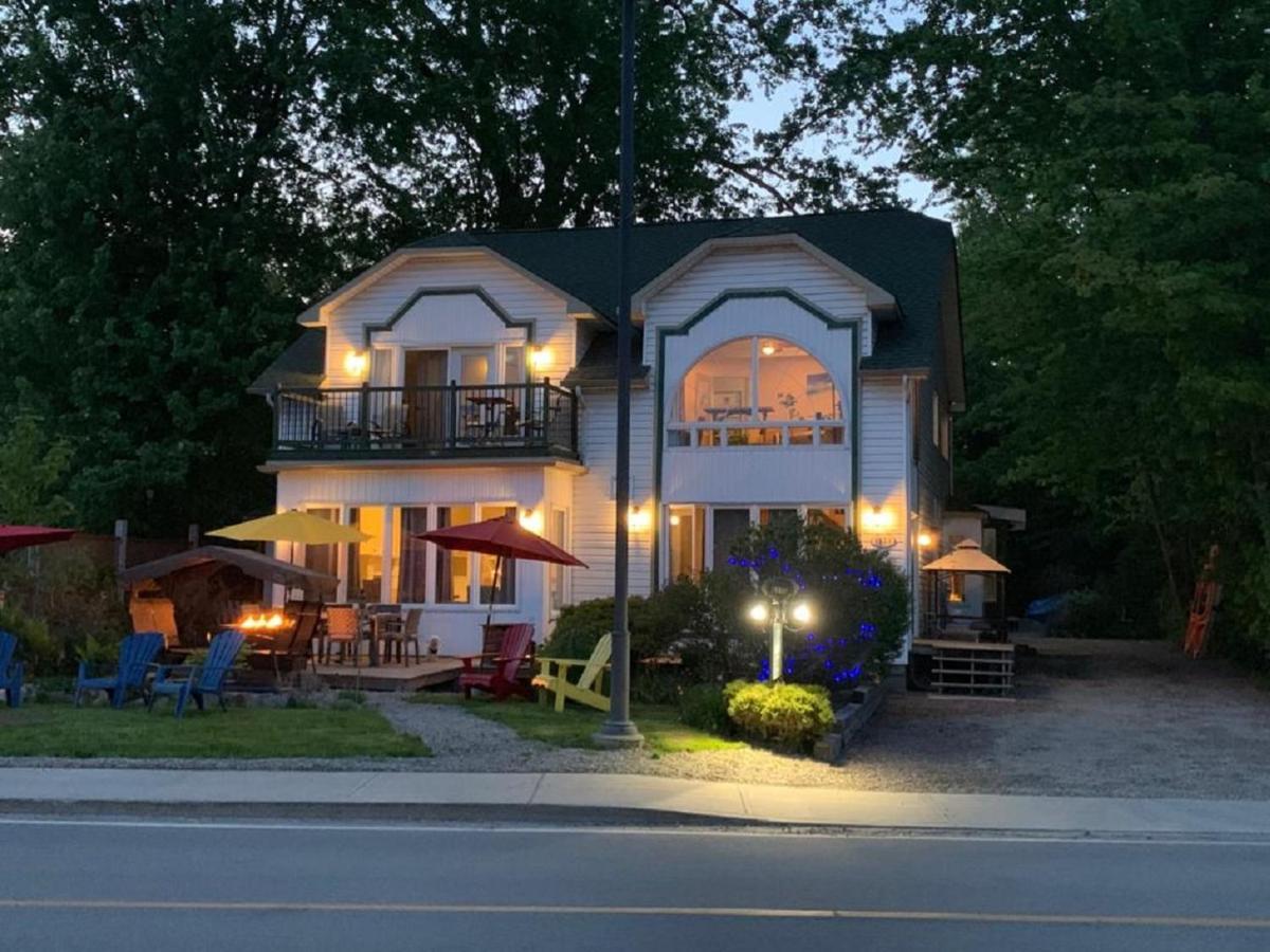 Kokomo Inn Bed And Breakfast Ottawa-Gatineau'S Only Tropical Riverfront B&B On The National Capital Cycling Pathway Route Verte #1 - For Adults Only - Chambre D'Hotes Tropical Aux Berges Des Outaouais Bnb #17542O Eksteriør billede