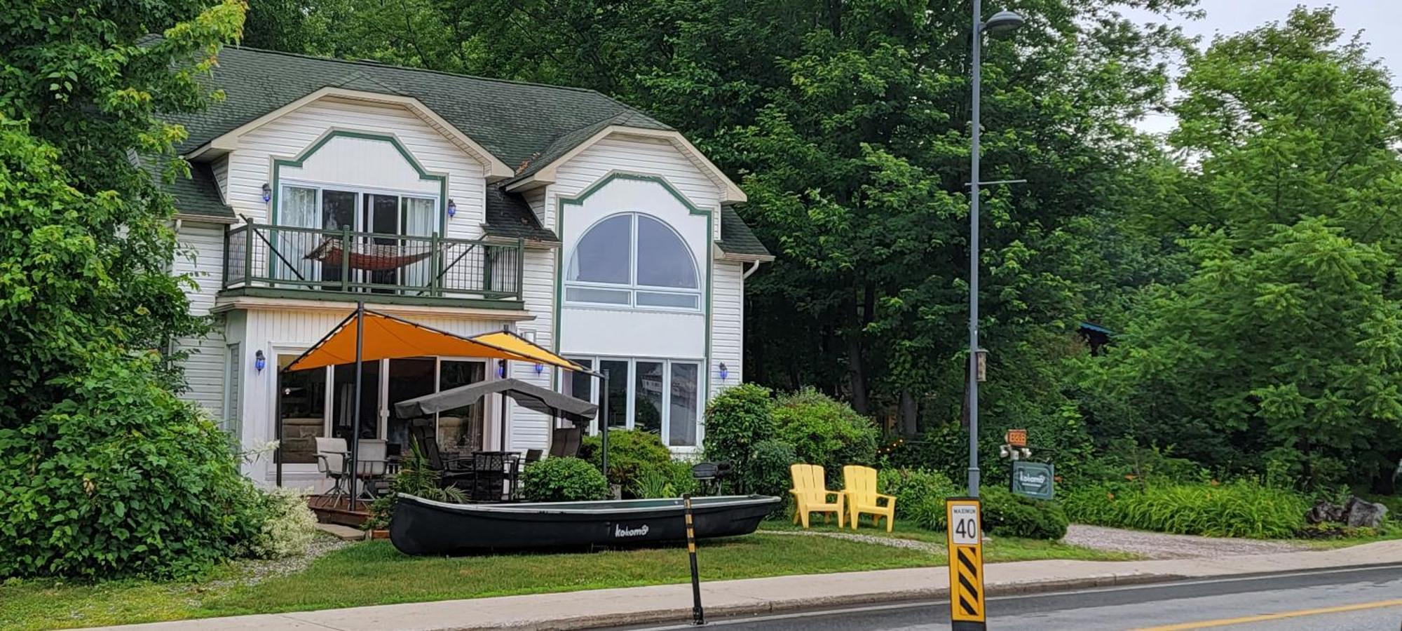 Kokomo Inn Bed And Breakfast Ottawa-Gatineau'S Only Tropical Riverfront B&B On The National Capital Cycling Pathway Route Verte #1 - For Adults Only - Chambre D'Hotes Tropical Aux Berges Des Outaouais Bnb #17542O Eksteriør billede