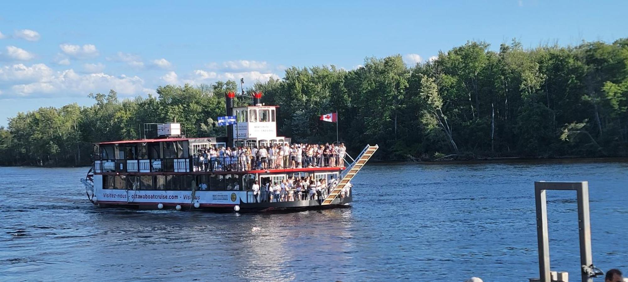 Kokomo Inn Bed And Breakfast Ottawa-Gatineau'S Only Tropical Riverfront B&B On The National Capital Cycling Pathway Route Verte #1 - For Adults Only - Chambre D'Hotes Tropical Aux Berges Des Outaouais Bnb #17542O Eksteriør billede