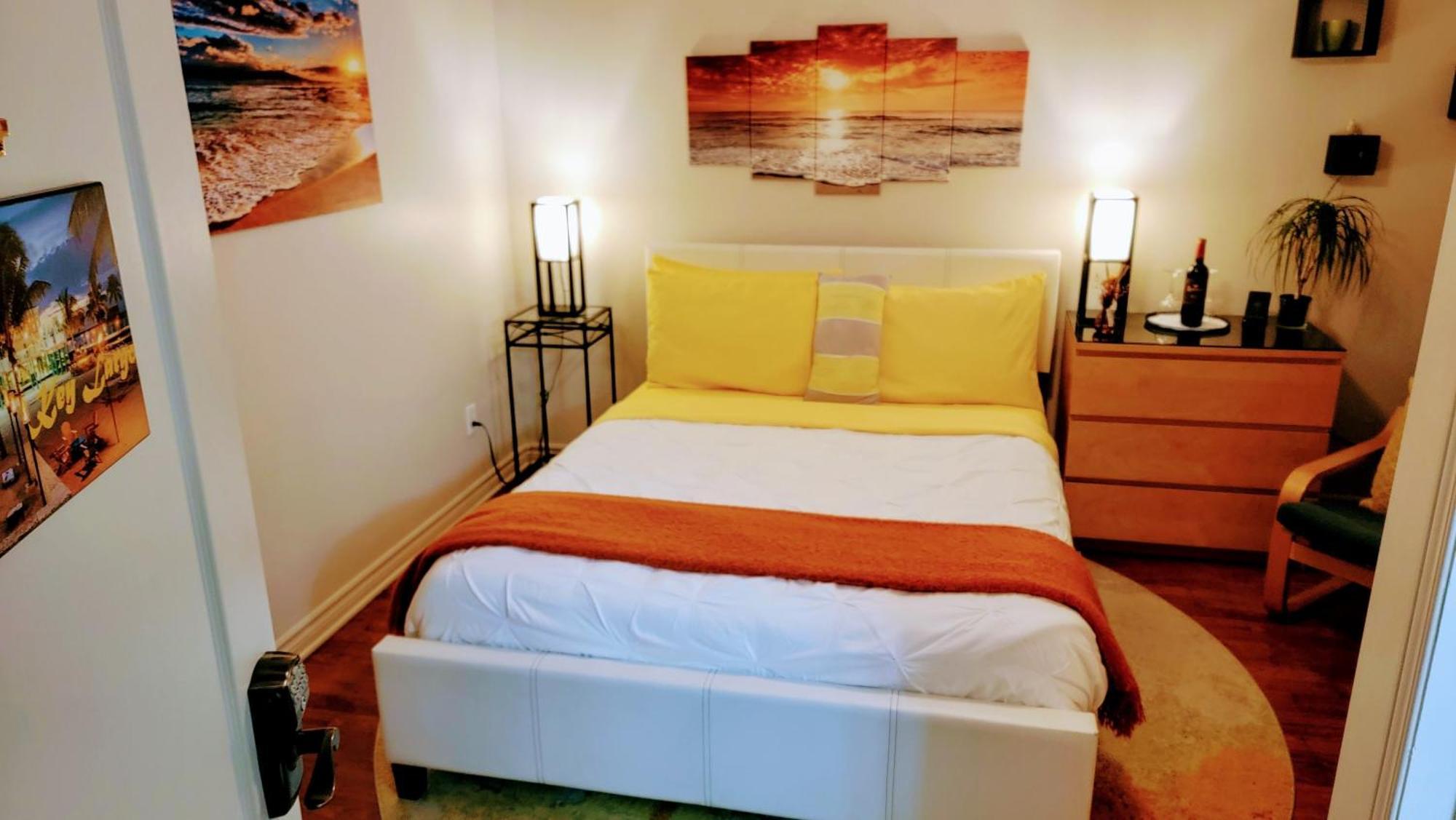Kokomo Inn Bed And Breakfast Ottawa-Gatineau'S Only Tropical Riverfront B&B On The National Capital Cycling Pathway Route Verte #1 - For Adults Only - Chambre D'Hotes Tropical Aux Berges Des Outaouais Bnb #17542O Værelse billede