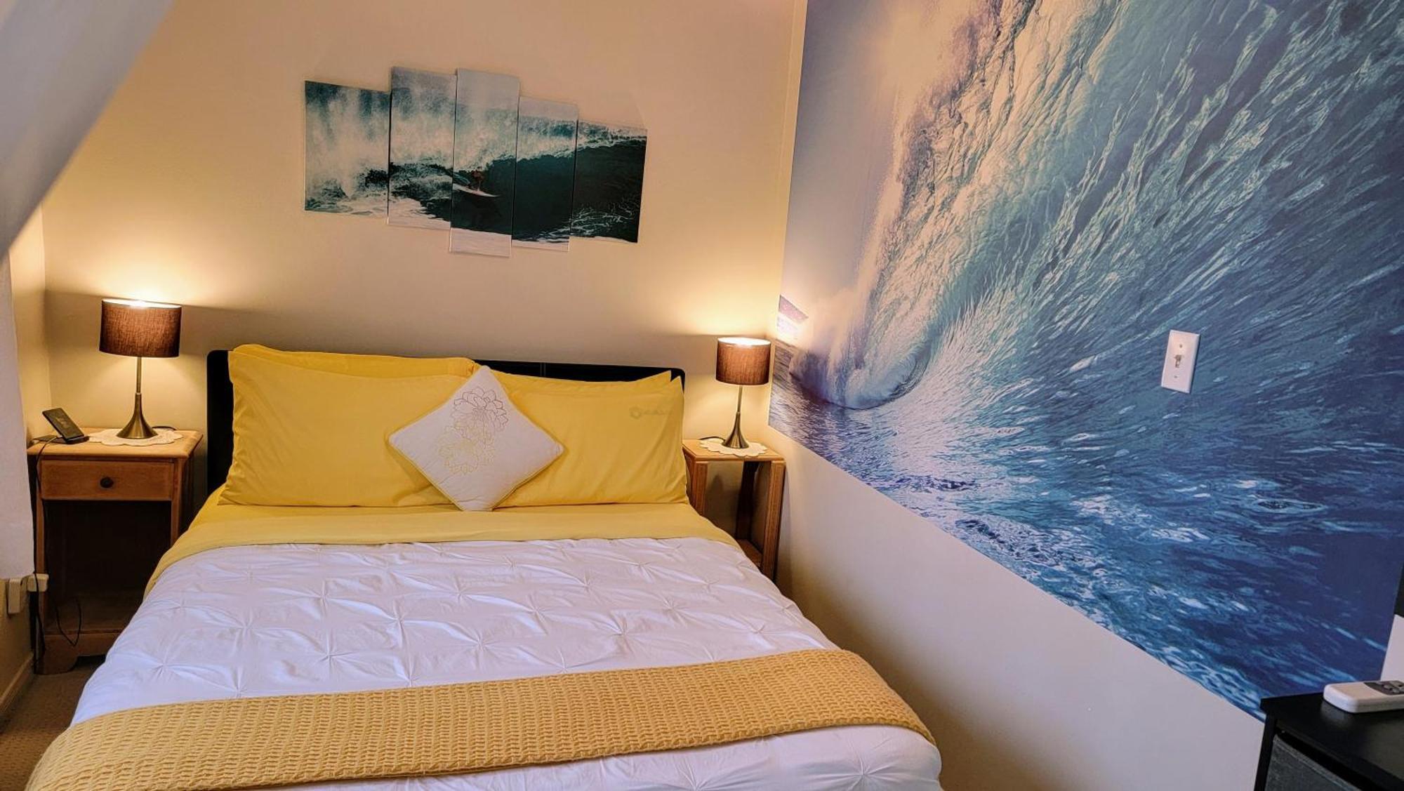Kokomo Inn Bed And Breakfast Ottawa-Gatineau'S Only Tropical Riverfront B&B On The National Capital Cycling Pathway Route Verte #1 - For Adults Only - Chambre D'Hotes Tropical Aux Berges Des Outaouais Bnb #17542O Værelse billede
